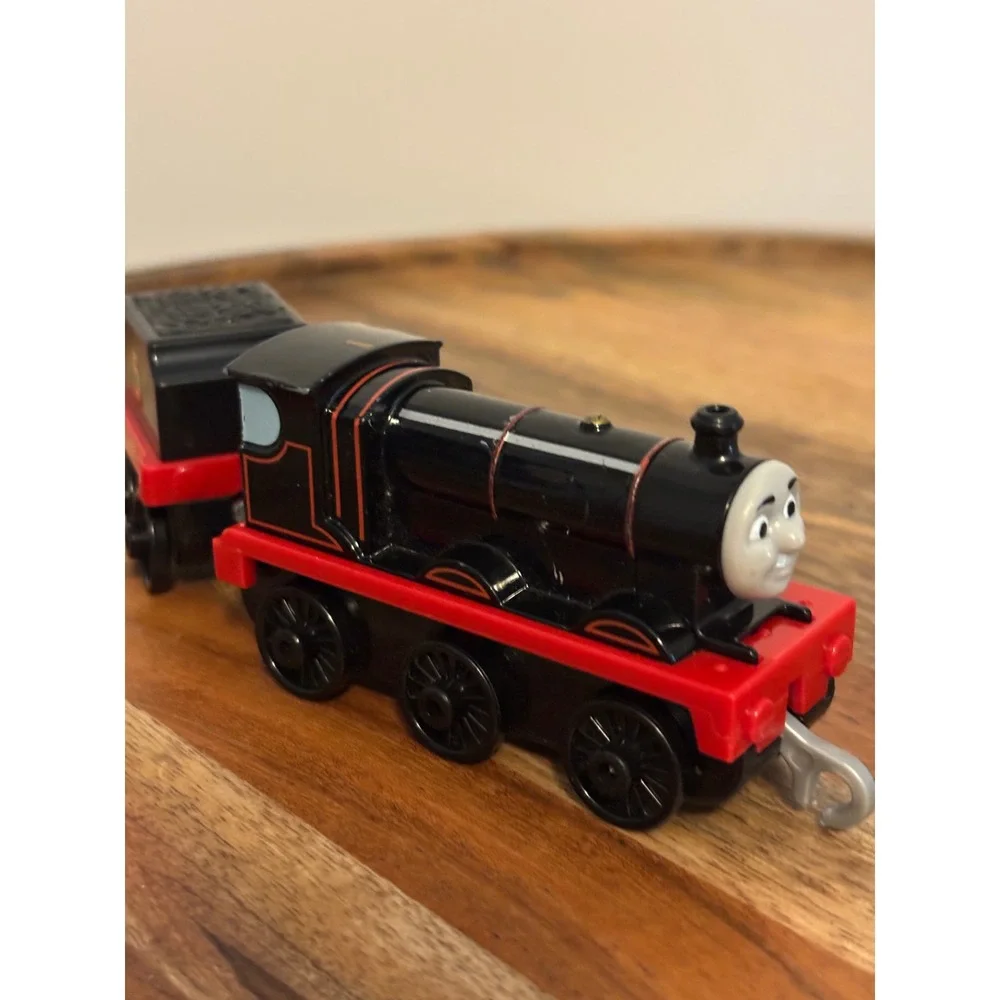 Thomas & Friends Adventures James Engine Black Red No 5 GHK69 Diecast Metal Toy